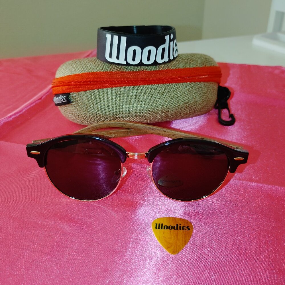 NWT Woodies Real Wood (Walnut) Polarized Sunglasses 100% UVA.